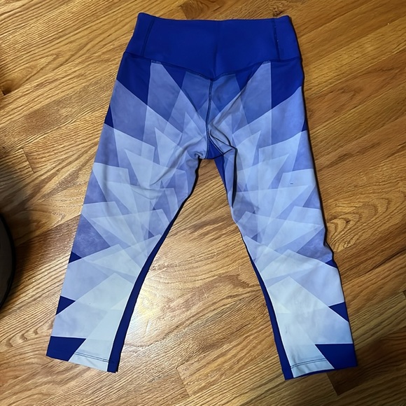 Nike Dri-Fit Cropped Purple Leggings with Star Design - Picture 5 of 8